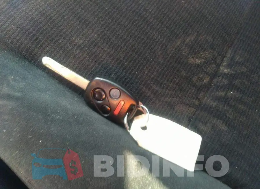 1HGCM56405A808375 Photo# 11