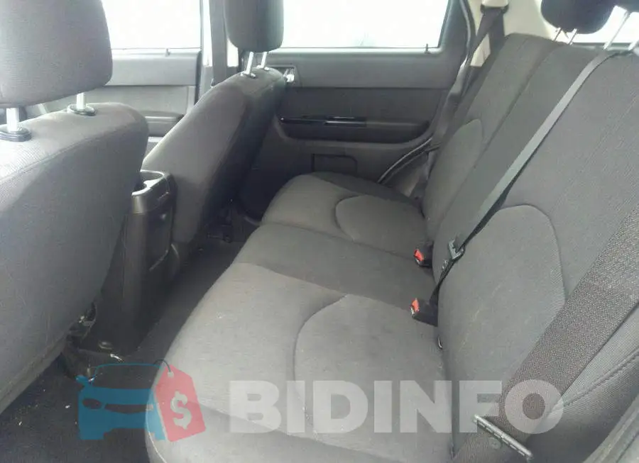 4F2CZ02759KM07620 Photo# 8