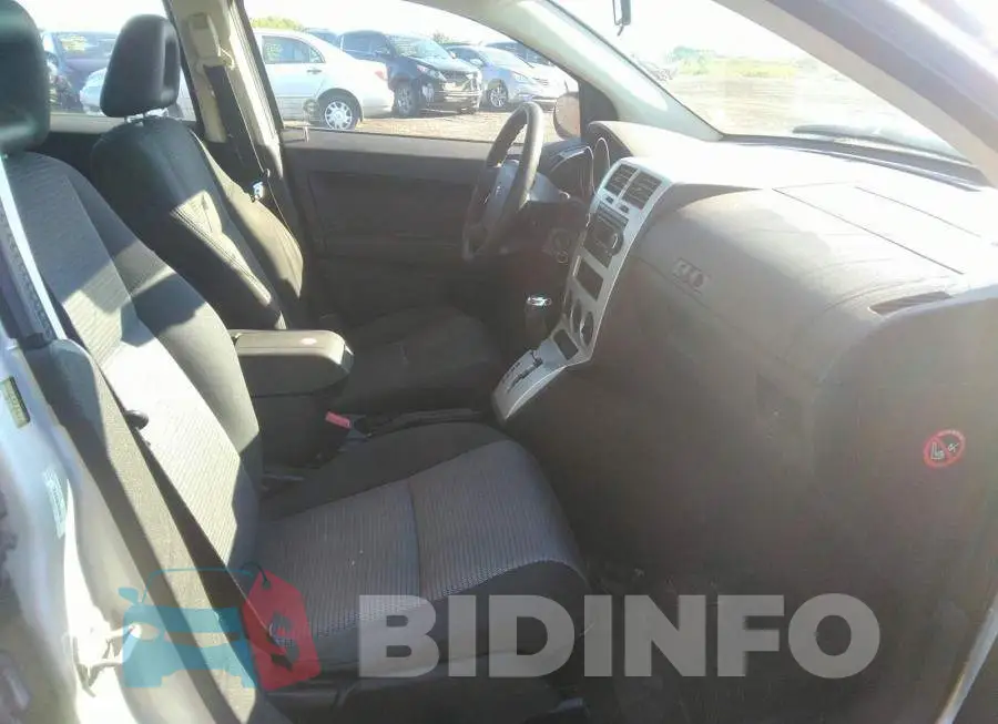 1B3HB48B48D501764 Photo# 5