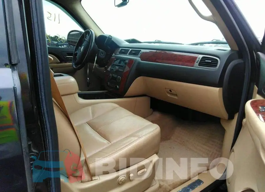 1GNFK13028R258802 Photo# 5