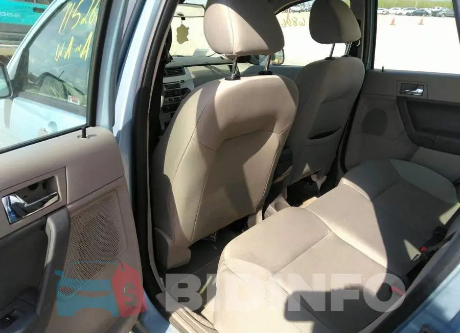 1FAHP34N88W271327 Photo# 8