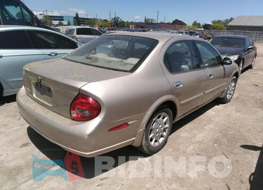 JN1CA31D3YT539612 Photo# 4