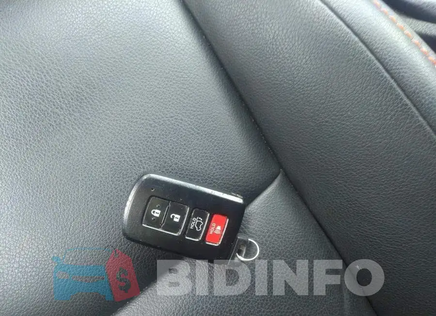 2T3JFREV1JW805773 Photo# 11