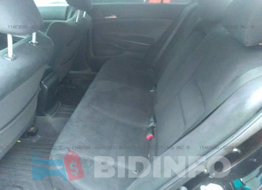 1HGCP2F61BA800806 Photo# 8