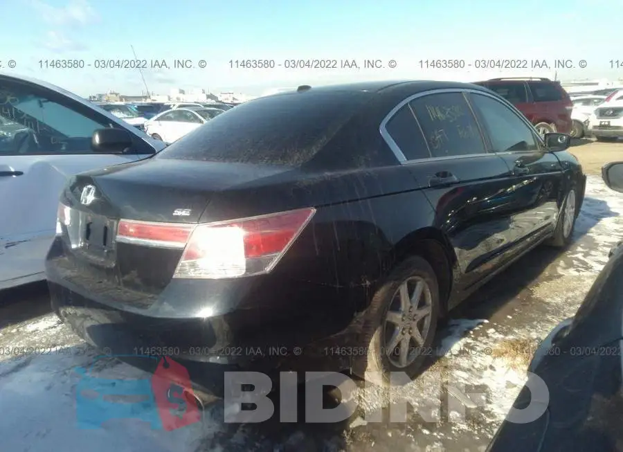 1HGCP2F61BA800806 Photo# 4