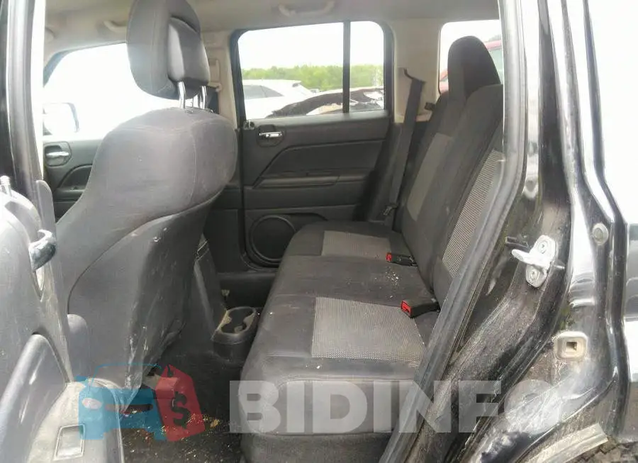 1J4NF2GB2BD127815 Photo# 8