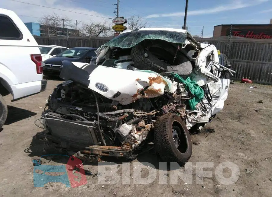 KNDJT2A22A7112105 Photo# 6