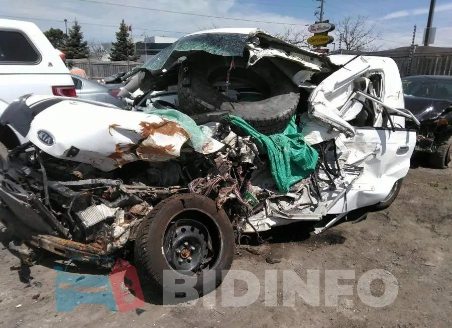 KNDJT2A22A7112105 Photo# 2