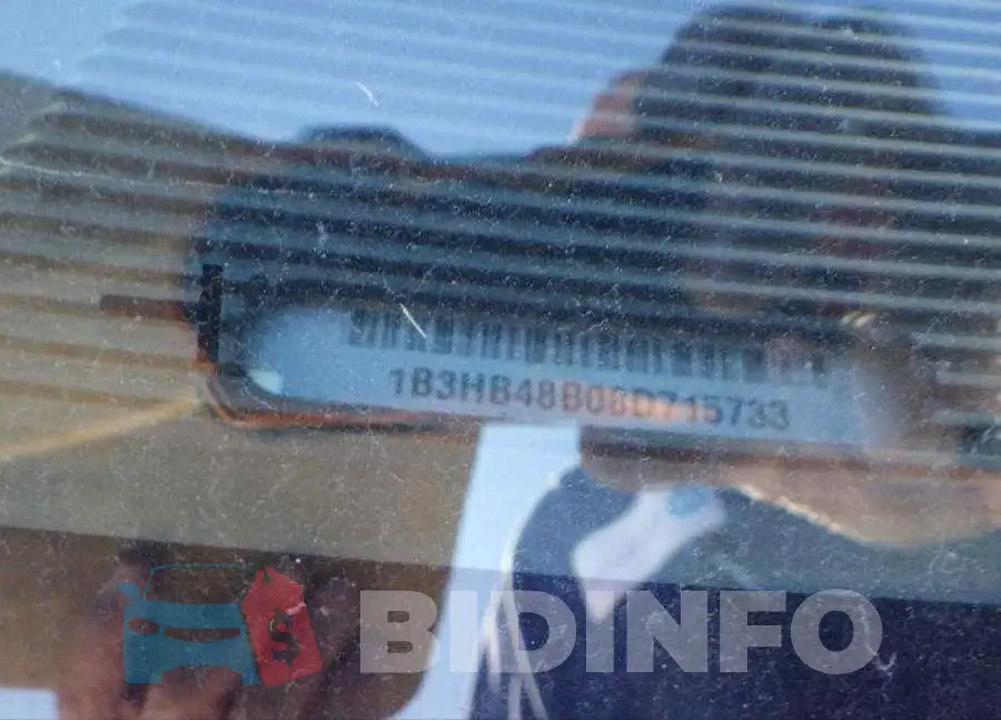 1B3HB48B08D715733 Photo# 7