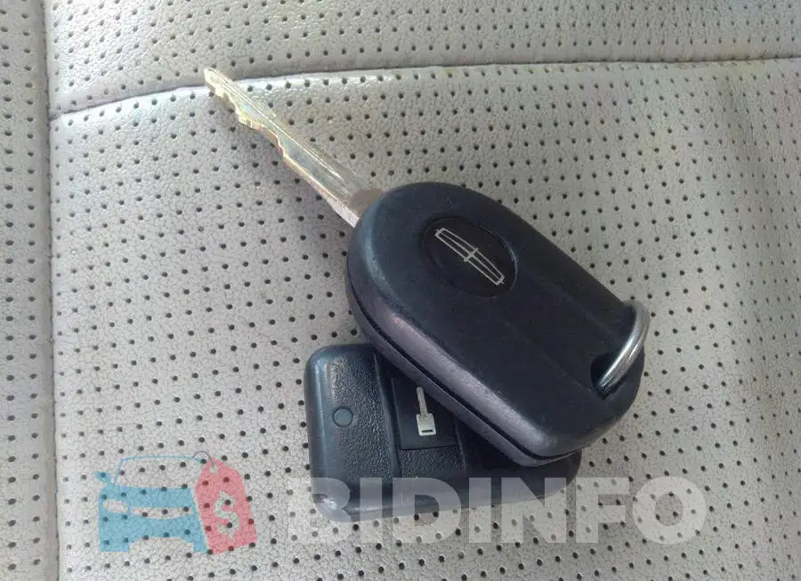 3LNHM28T78R654857 Photo# 11