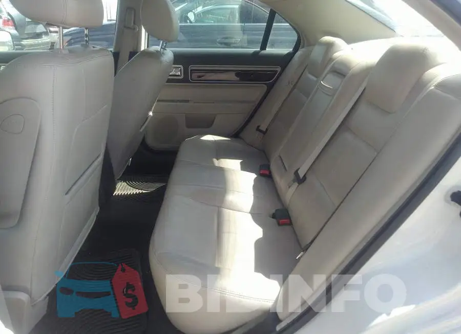 3LNHM28T78R654857 Photo# 8