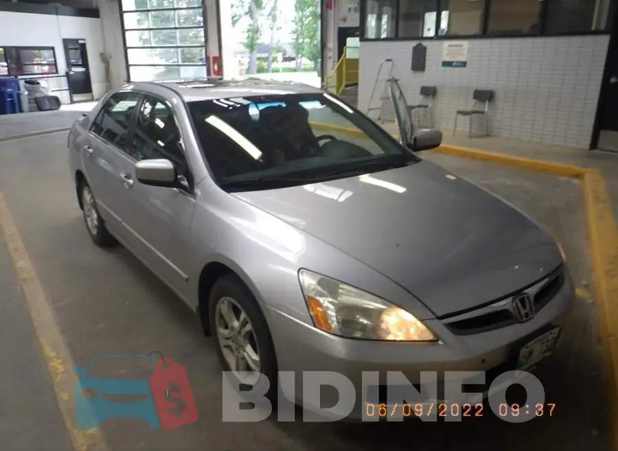 1HGCM56717A814294 Photo# 1