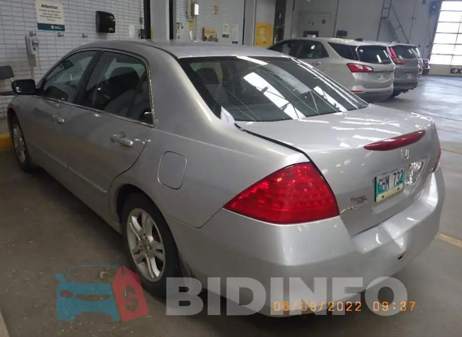 1HGCM56717A814294 Photo# 3