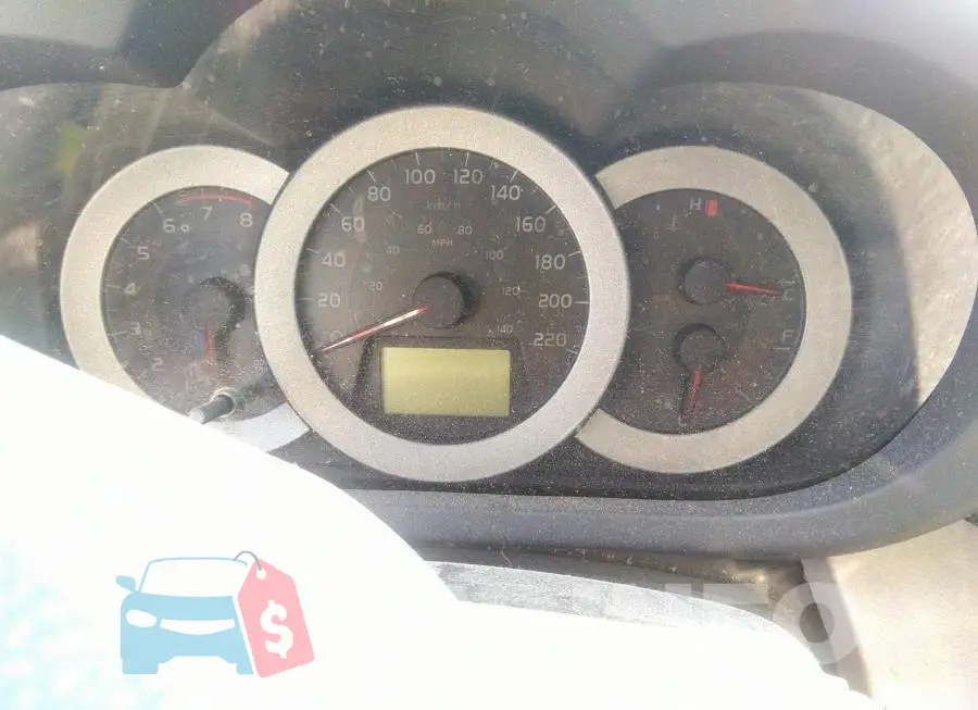 JTMBD33V275067718 Photo# 7