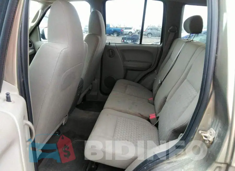 1J4GL48KX6W109214 Photo# 8
