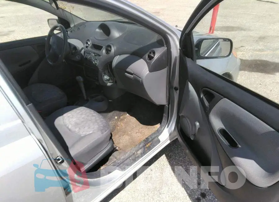 JTDBT1234Y0039747 Photo# 5
