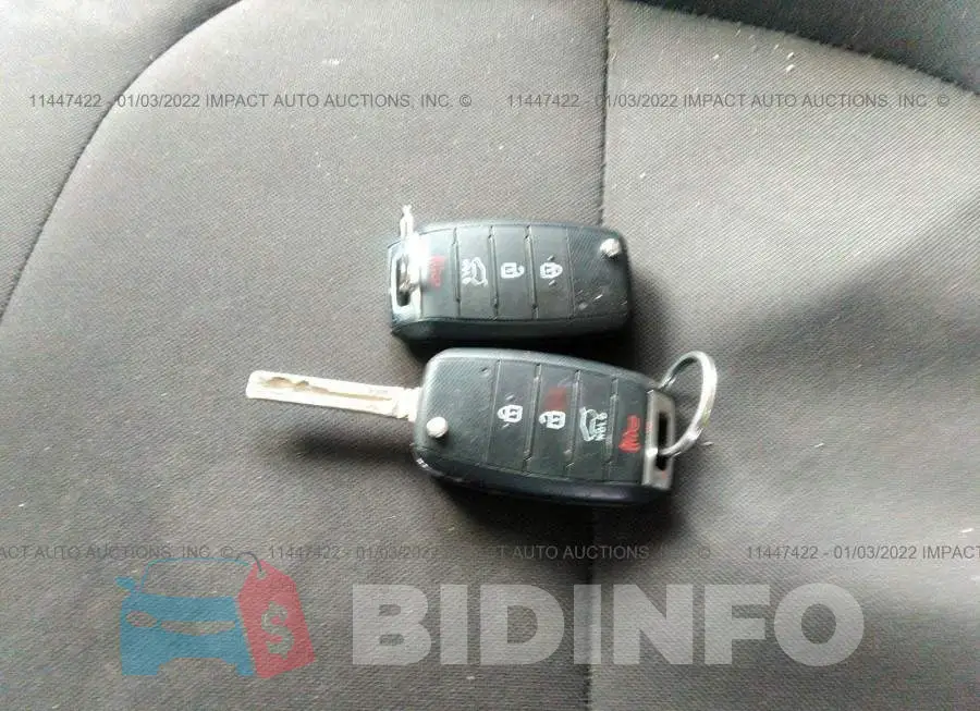 KNDJN2A2XJ7565432 Photo# 11