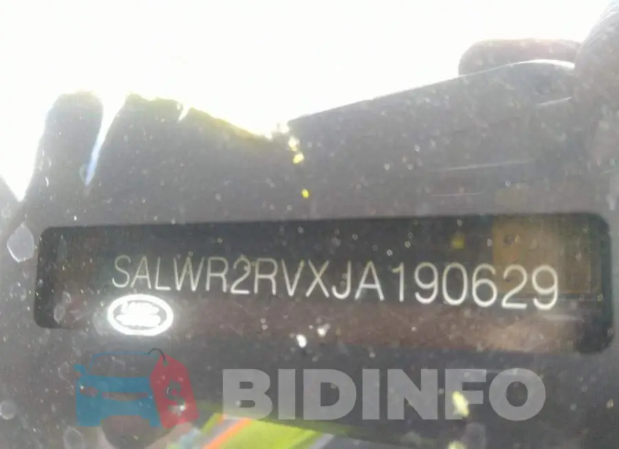 SALWR2RVXJA190629 Photo# 9
