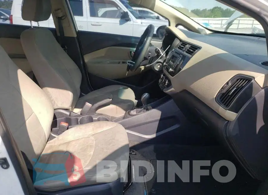 KNADM4A33G6553493 Photo# 5