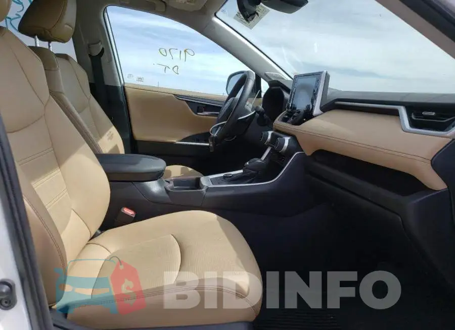 4T3D6RFV6MU036185 Photo# 5