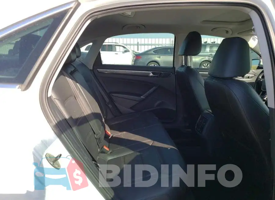 1VWGT7A39HC024392 Photo# 6
