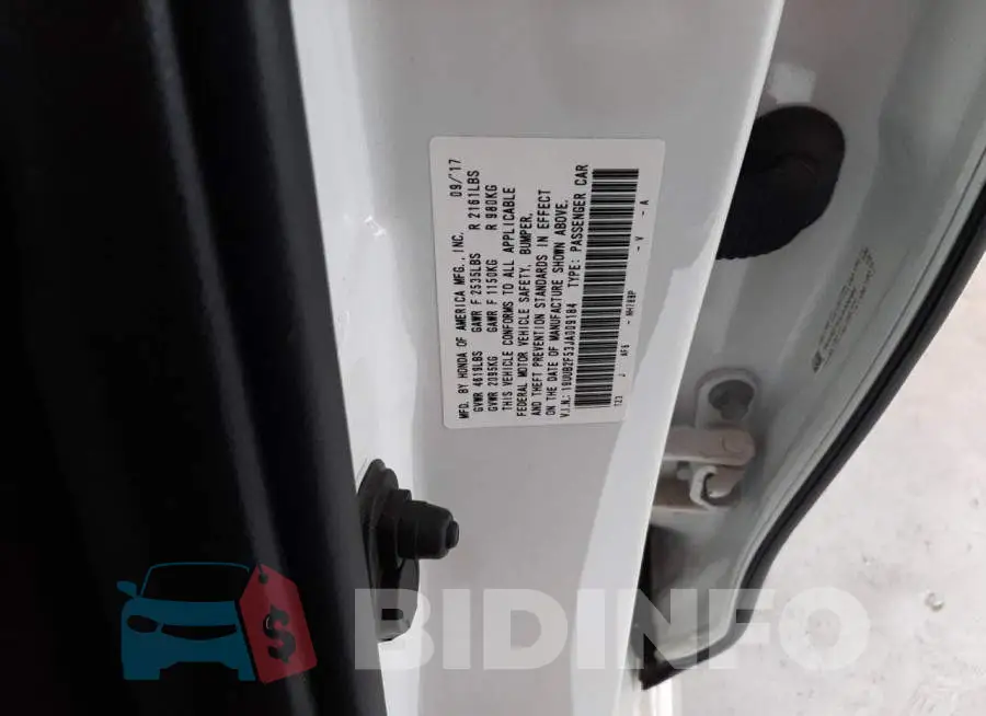19UUB2F53JA009184 Photo# 10