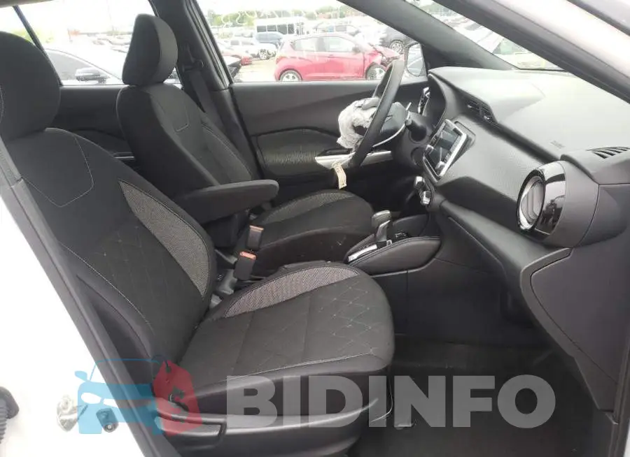 3N1CP5CU4JL524389 Photo# 5