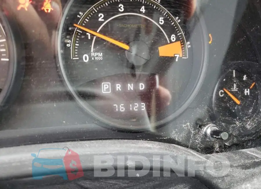 1C4NJDBBXGD647663 Photo# 8