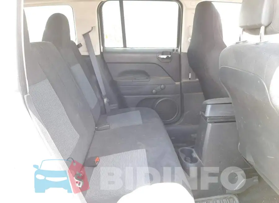 1C4NJPBA6GD809250 Photo# 6