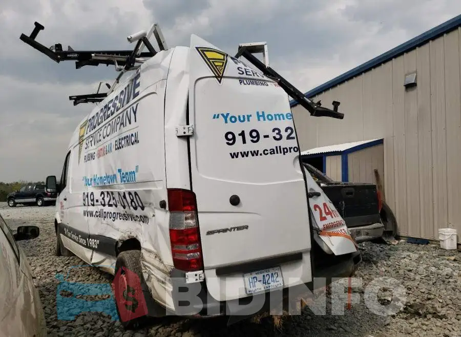 WD3PE8DD1GP176840 Photo# 3