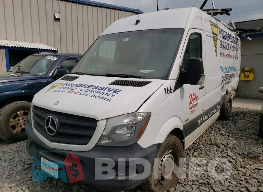 WD3PE8DD1GP176840 Photo# 2