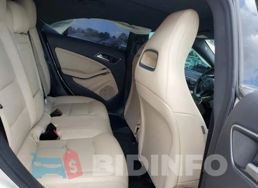 WDDSJ4EB2GN380467 Photo# 6
