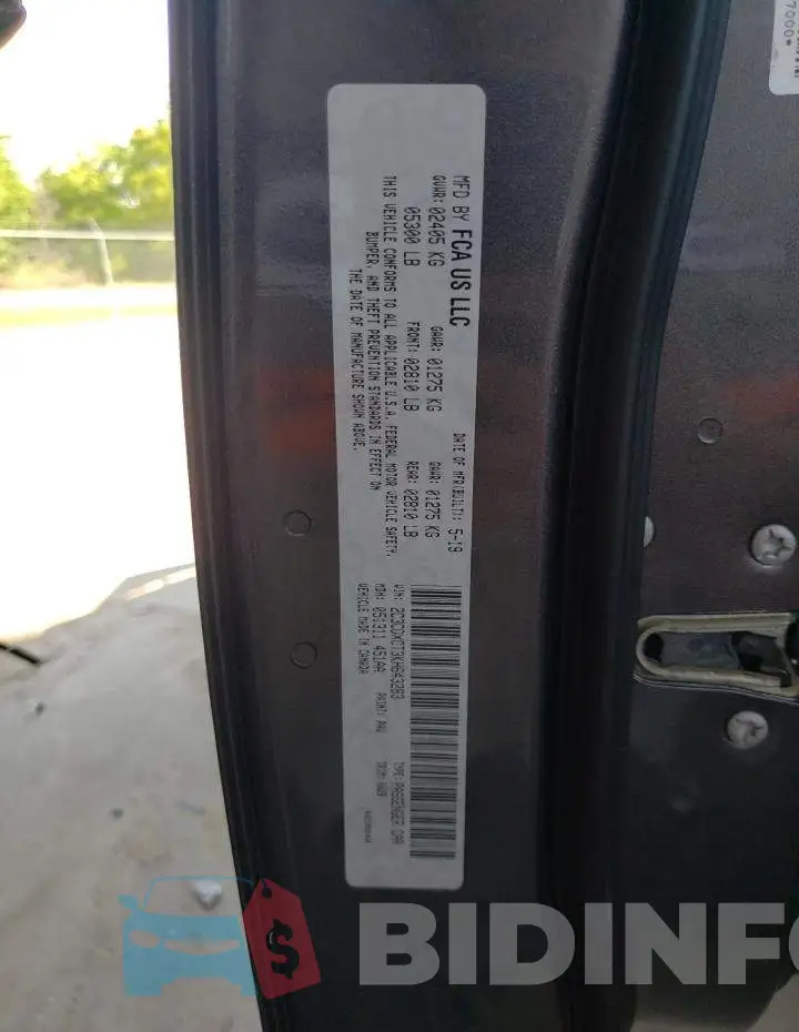 2C3CDXCT3KH643283 Photo# 10