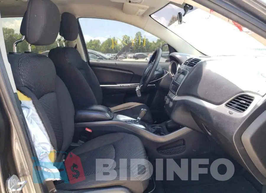3C4PDCBG3HT509612 Photo# 5