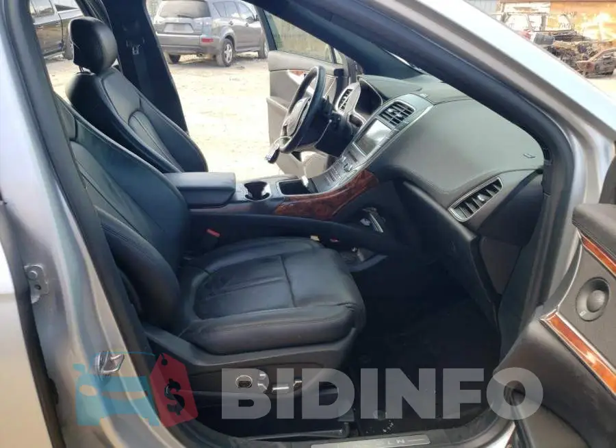 2LMPJ6LP1KBL57728 Photo# 5