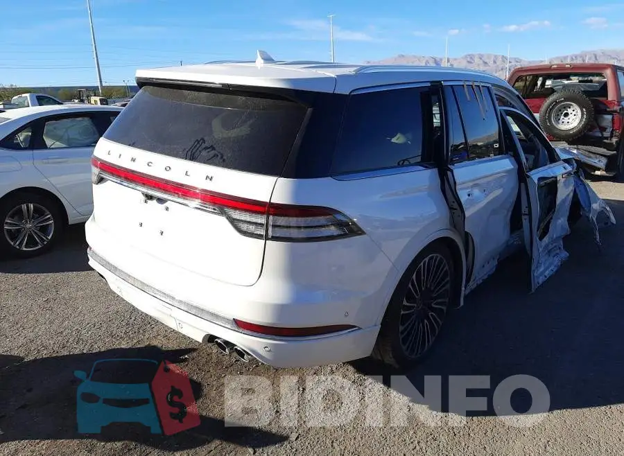 5LM5J9XC9LGL17142 Photo# 4