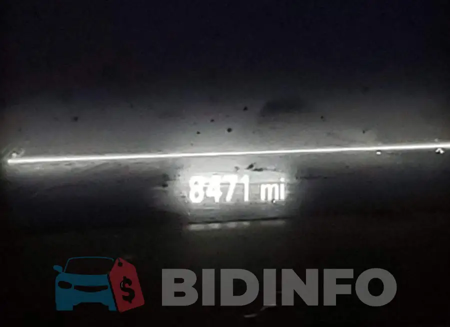 1GCHTCEN4M1138561 Photo# 8