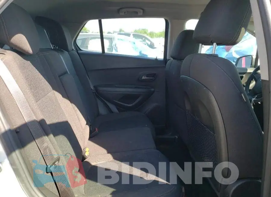 KL7CJNSB2JB606747 Photo# 6