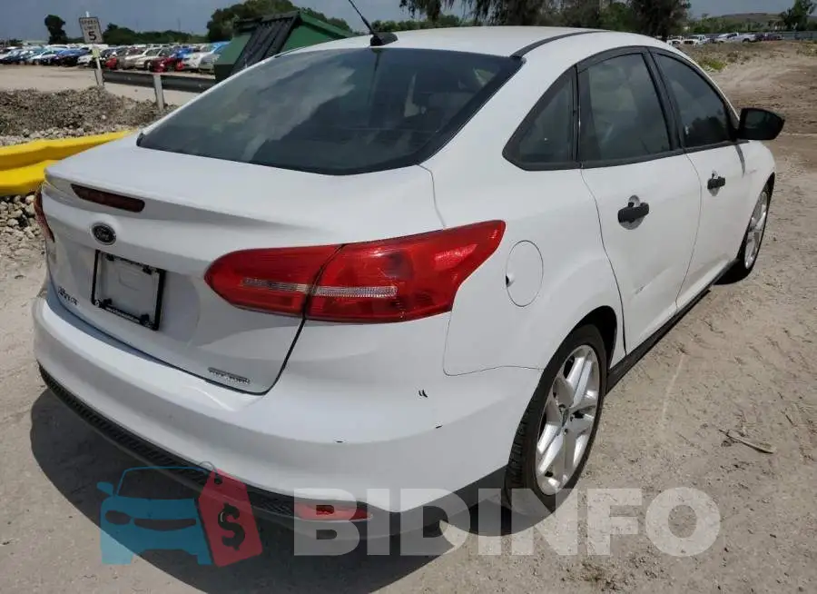 1FADP3E24GL249814 Photo# 4