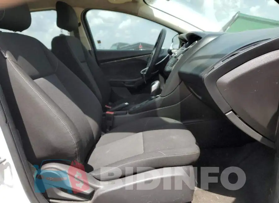 1FADP3E24GL249814 Photo# 5