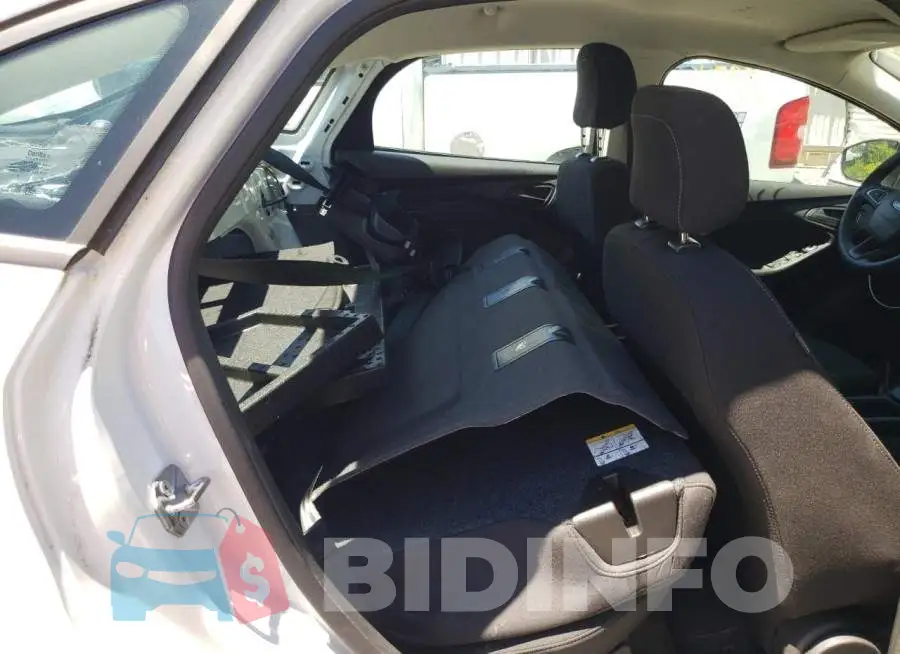 1FADP3E26JL240314 Photo# 6