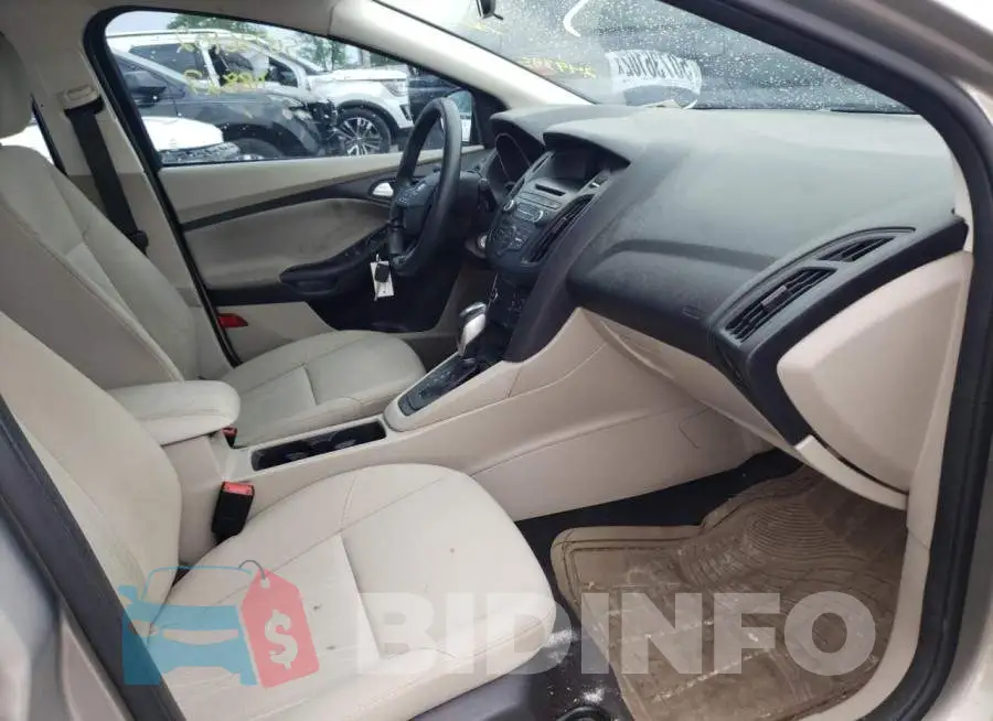 1FADP3F21GL249395 Photo# 5