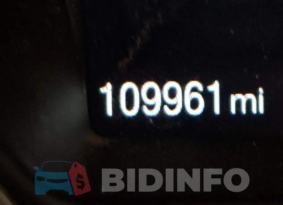 1FADP3F24GL275733 Photo# 8