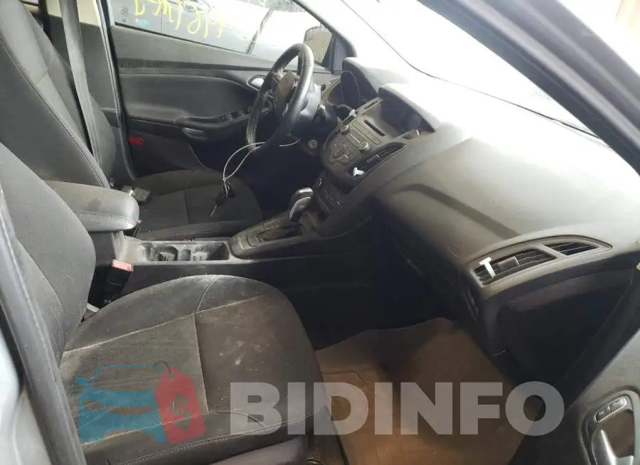 1FADP3F24GL275733 Photo# 5