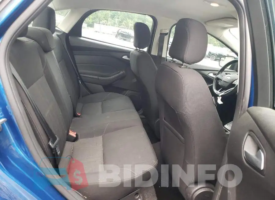 1FADP3F24JL257644 Photo# 6