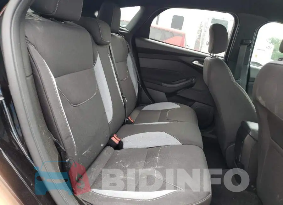 1FADP3L95GL379424 Photo# 6