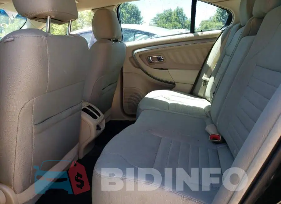 1FAHP2D82GG142898 Photo# 6