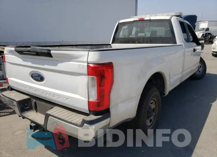 1FT7X2A68JEC58375 Photo# 4