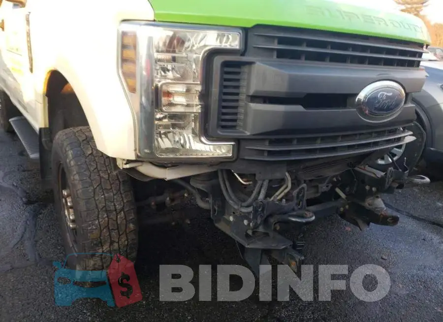 1FTBF2B64KED45252 Photo# 10