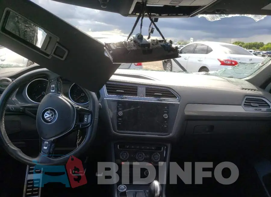 3VV3B7AX1LM148186 Photo# 9 3VV3B7AX1LM148186 Photo# 9